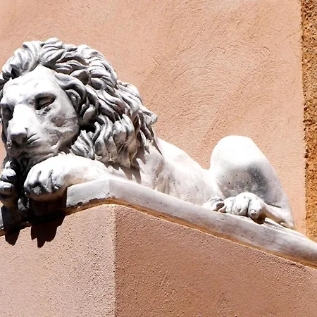 Casa 3 Leones Llombarts